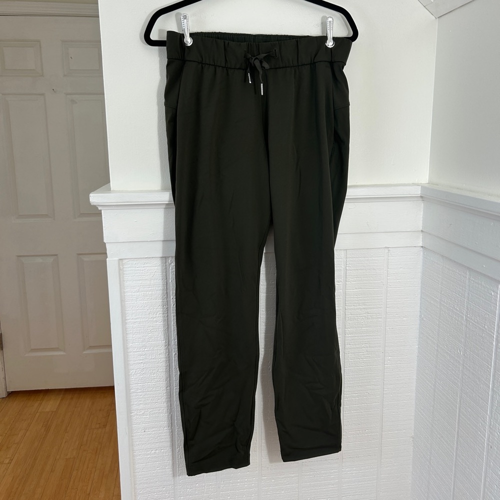 Lululemon On the Fly Dark Green Straight Leg Activewear Pants size 6